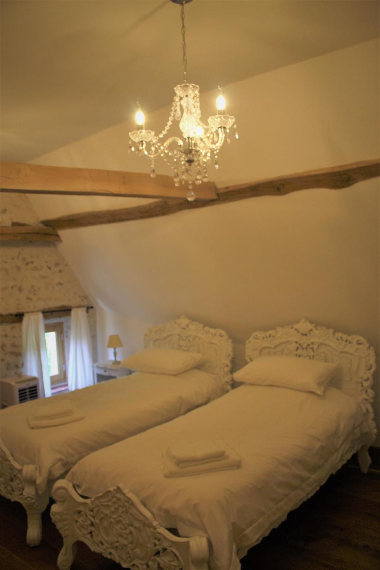 Manoir De La Basse-Cour Bed and Breakfast Asnieres-sur-Vegre Eksteriør billede